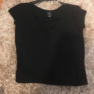 Black shirtsleeve shirt