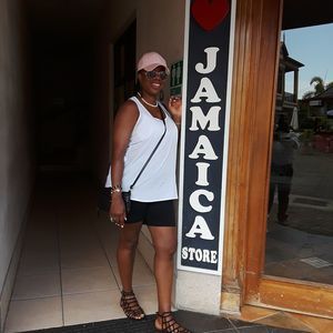 Meet your Posher, Debra