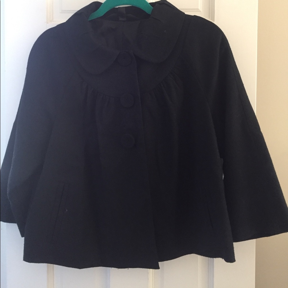 Cropped 3/4 sleeve peacoat.
