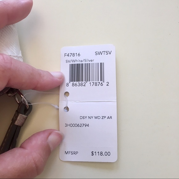 Coach signature white wallet/wristlet - Picture 6 of 7