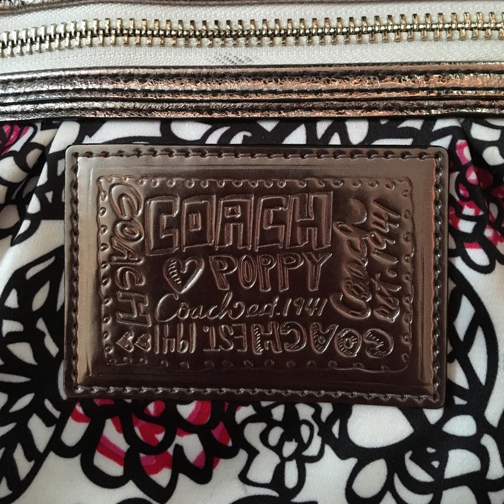 Coach Poppy Crossbody Purse - Picture 3 of 7