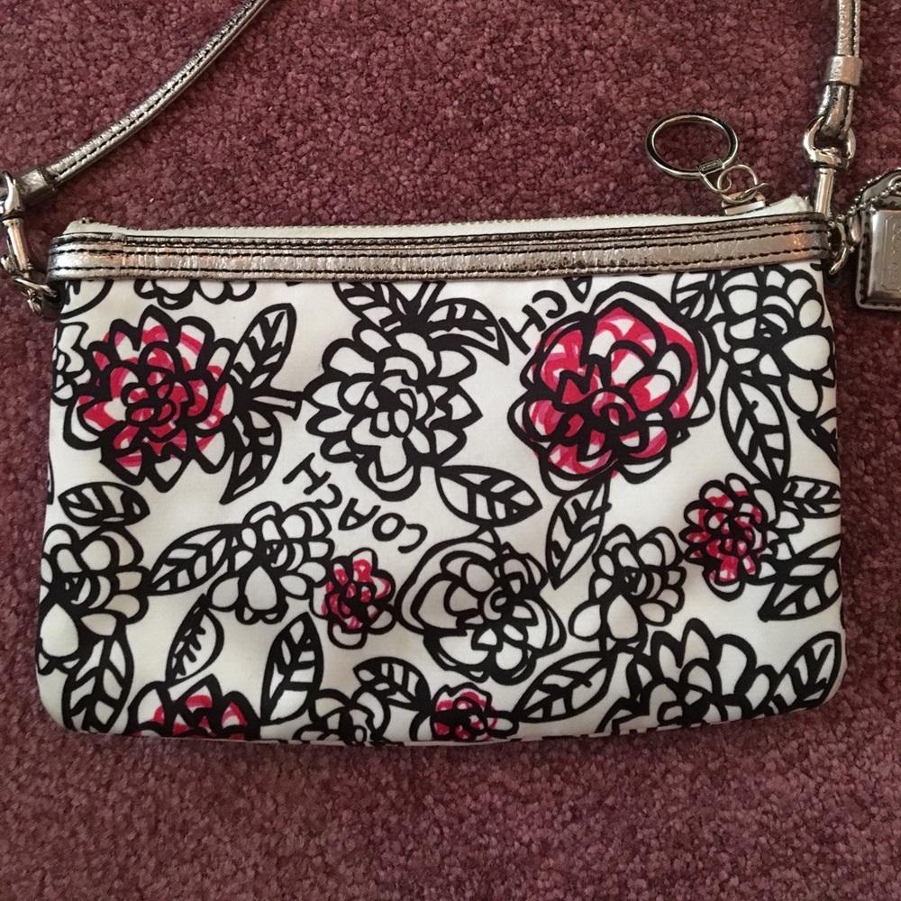 Coach Poppy Crossbody Purse - Picture 5 of 7