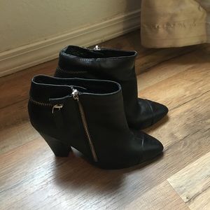 FLASH SALE!!! Aldo black leather booties