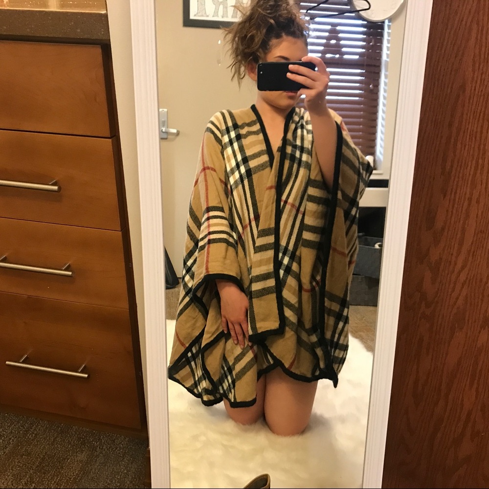 Lord & Taylor Burberry Wool & Cashmere Cape - Picture 5 of 6