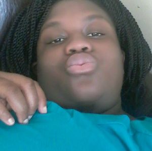 Meet your Posher, Roxanne