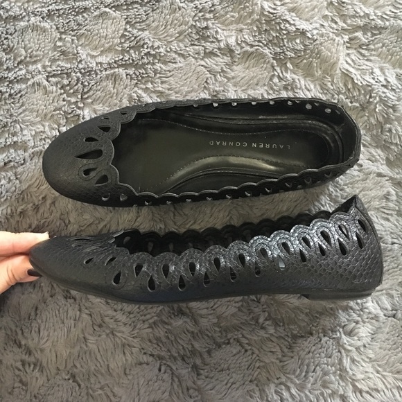 SOLD•LC black ballet flats• - Picture 2 of 7