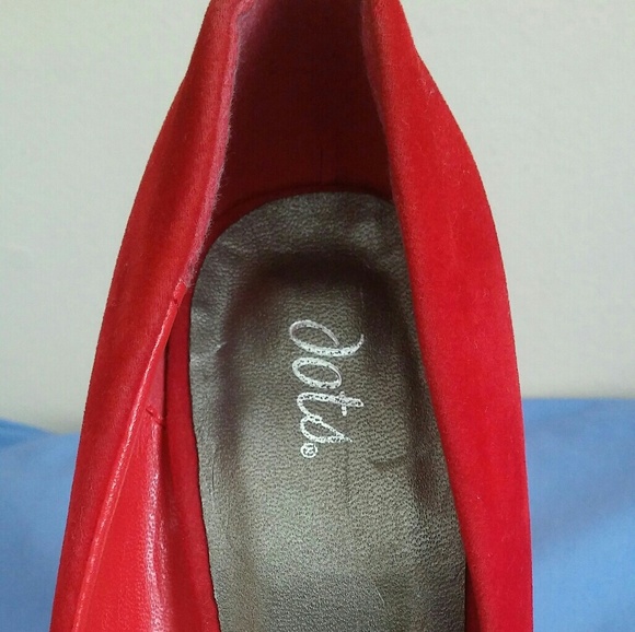 Red Platform Studded Suede Heels Size 6 - Picture 5 of 8