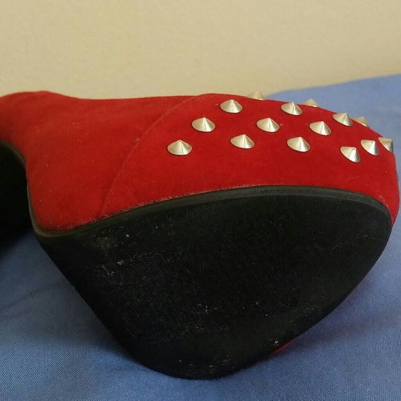 Red Platform Studded Suede Heels Size 6 - Picture 6 of 8