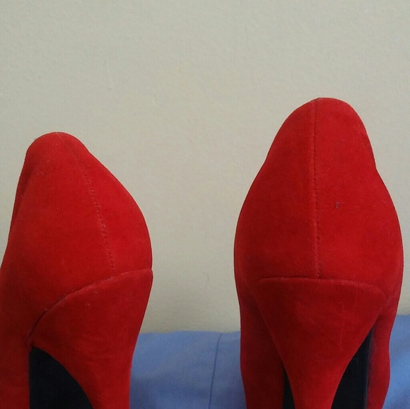 Red Platform Studded Suede Heels Size 6 - Picture 7 of 8