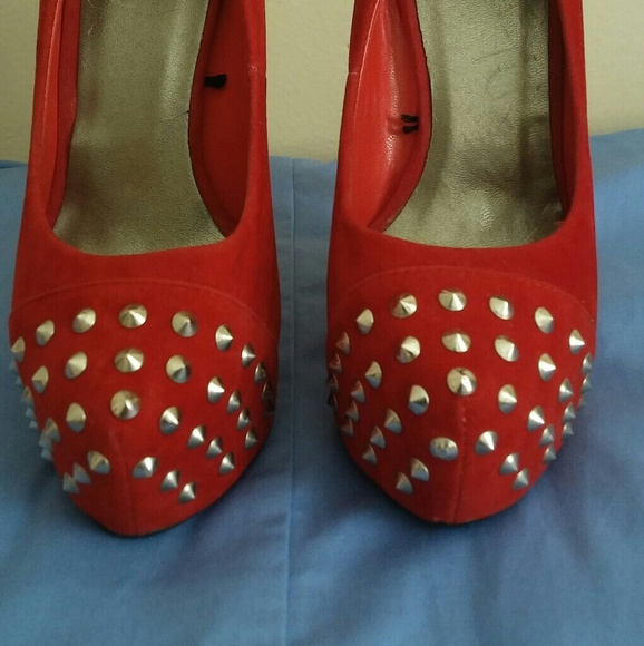 Red Platform Studded Suede Heels Size 6 - Picture 8 of 8