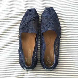 Toms Women's Navy Crochet Classic Slip-On
