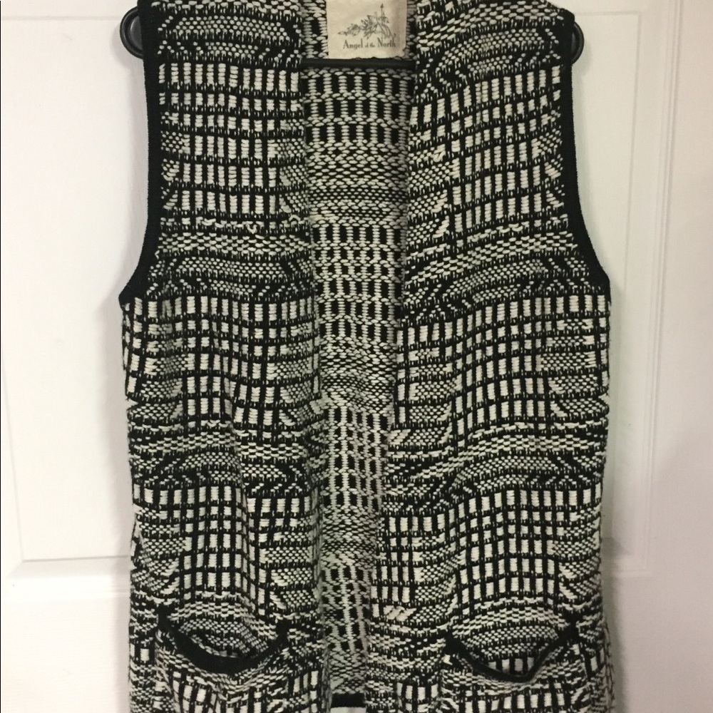 ANGEL of the NORTH cardigan Sweater LG Black/White