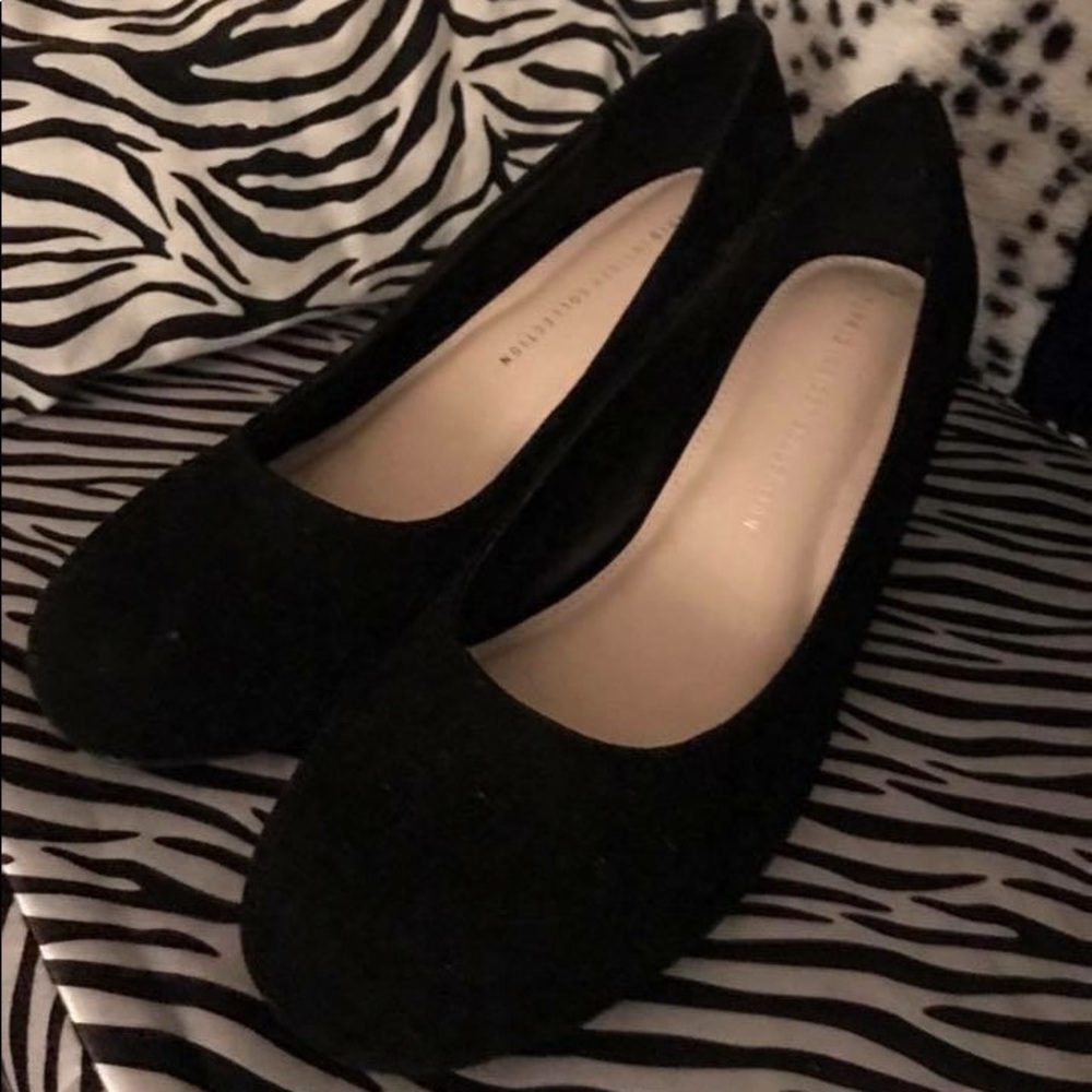 Size 10 wide: Black suede pumps from Torrid