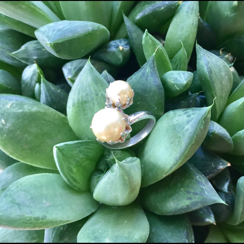 Vintage Faux pearl adjustable ring