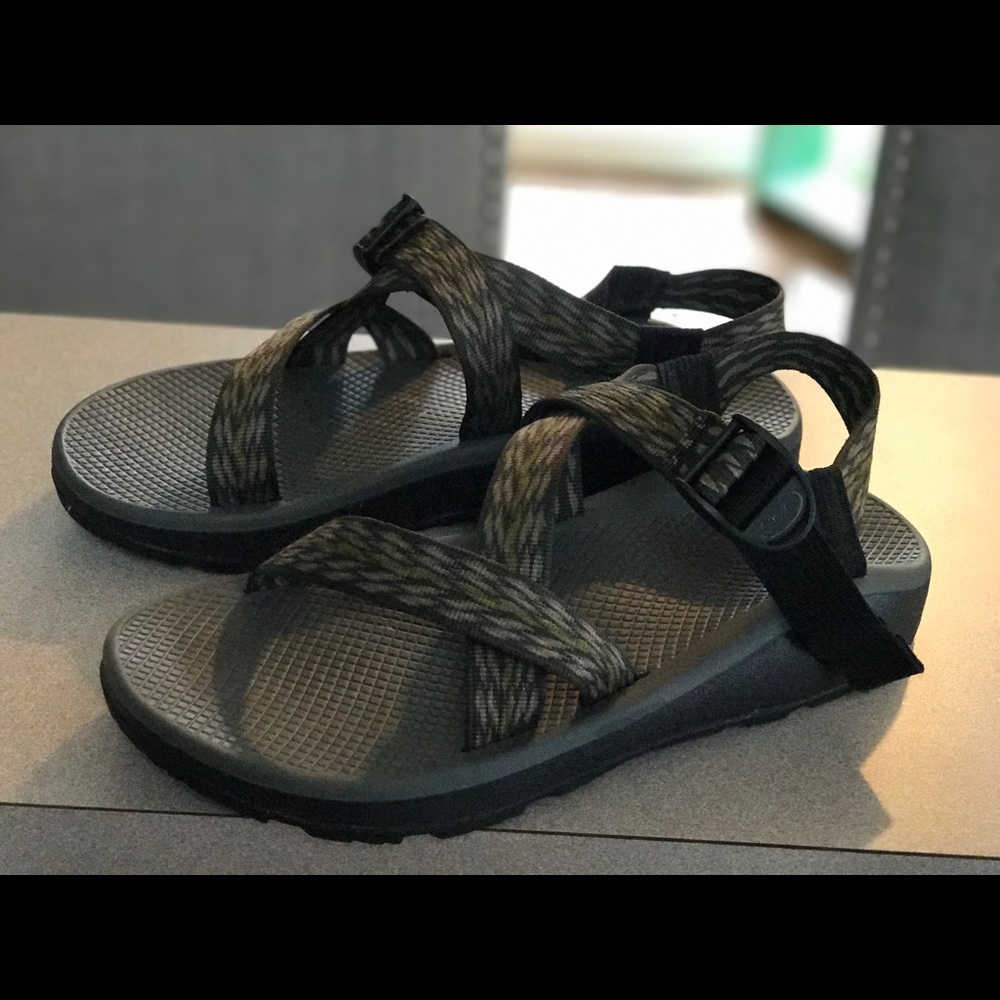 Men's Chaco sz 11 Gray