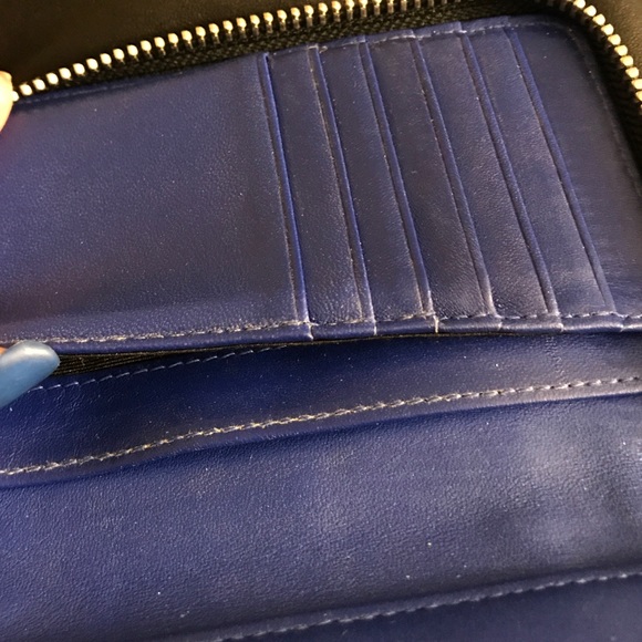 Lovely royal blue Marc Jacobs wristlet!😍 - Picture 5 of 8