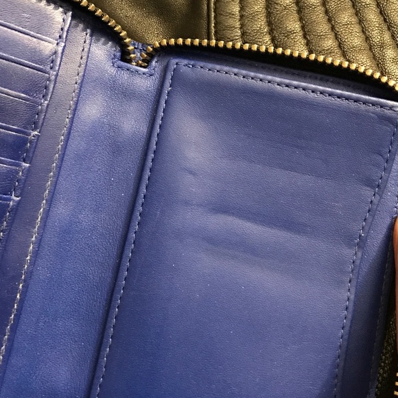Lovely royal blue Marc Jacobs wristlet!😍 - Picture 6 of 8