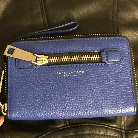 Lovely royal blue Marc Jacobs wristlet!😍 - Picture 8 of 8