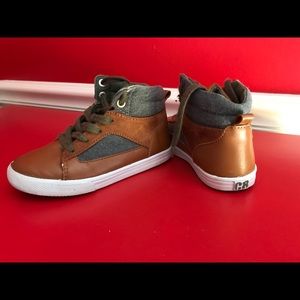 Toddler shoes size 10