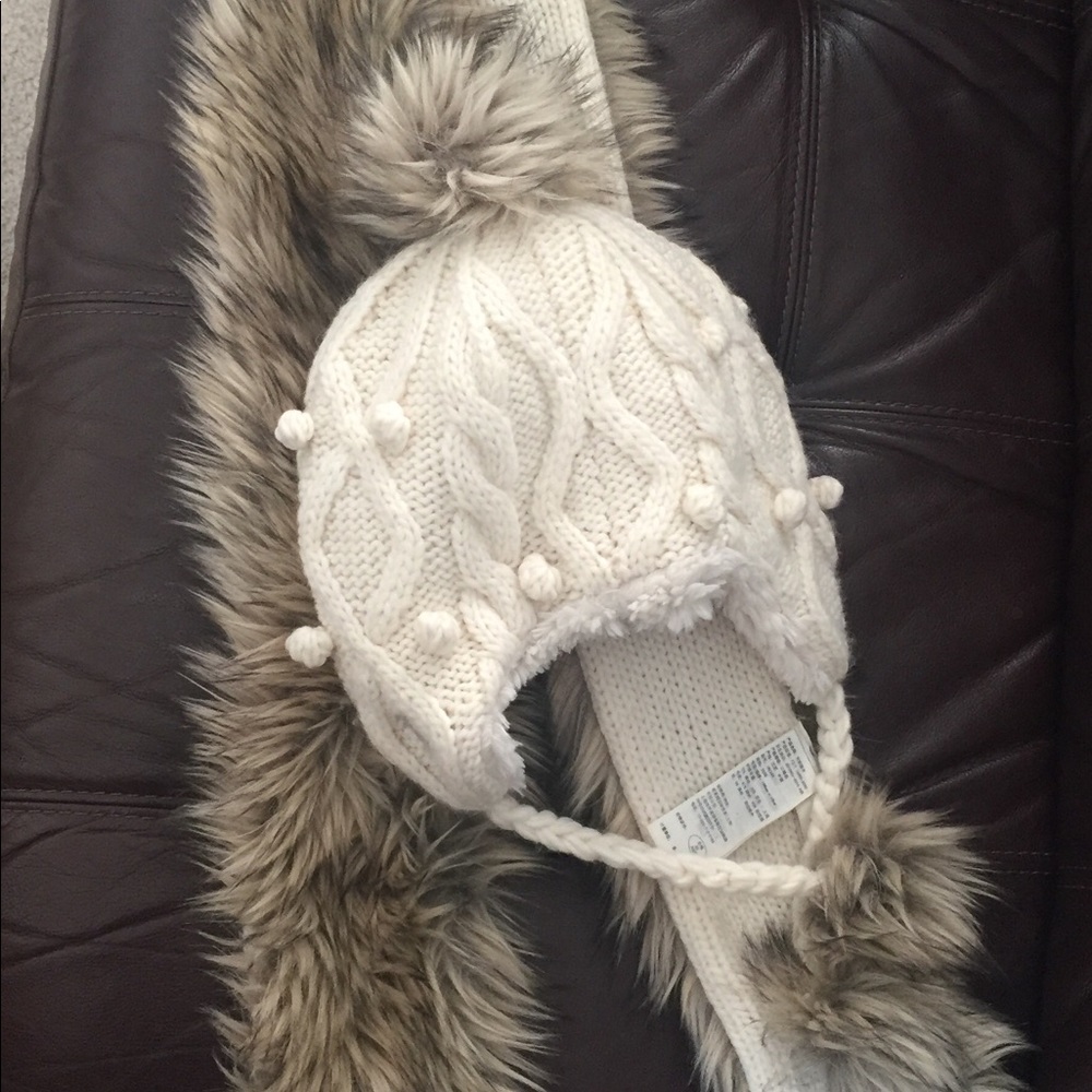 Abercrombie hat & scarf