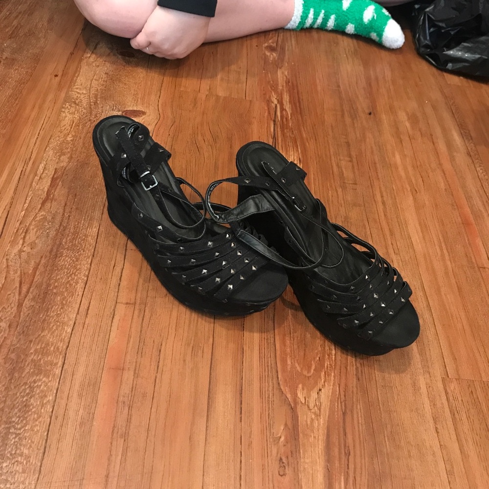 women’s wedge heels