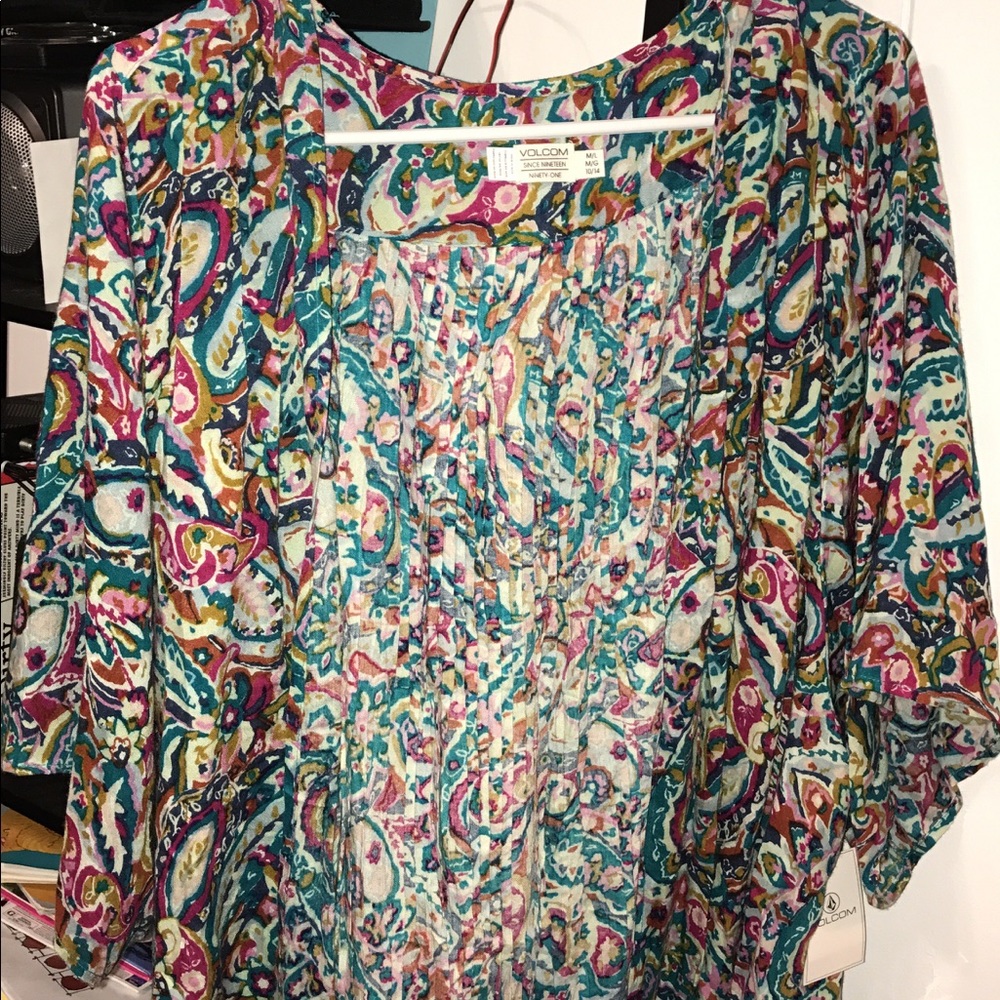 Volcom cover all new with tags
