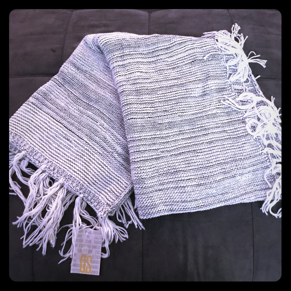 Lularoe Mimi wrap/scarf/poncho LIMITED EDITION