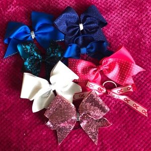 Cheer bows