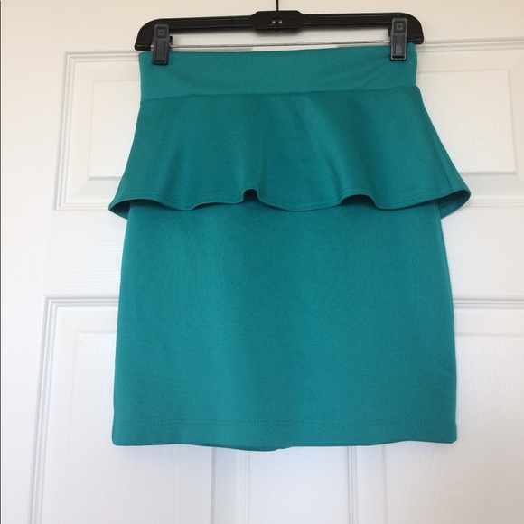 GoJane Dresses & Skirts - GoJane Peplum Mini Skirt in Dusty Emerald Size S