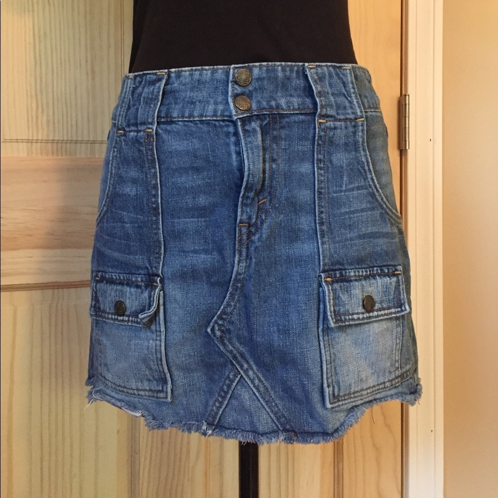 Levi’s Denim distresses mini EUC