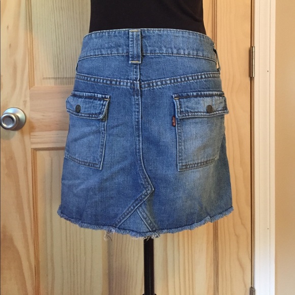 Levi’s Denim distresses mini EUC - Picture 4 of 8