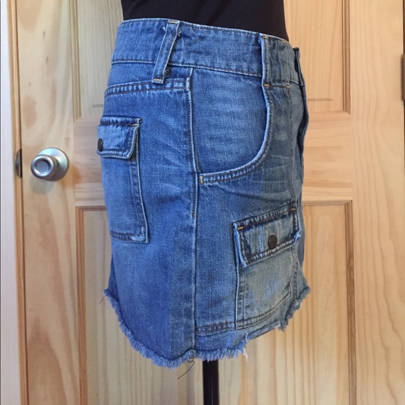 Levi’s Denim distresses mini EUC - Picture 5 of 8