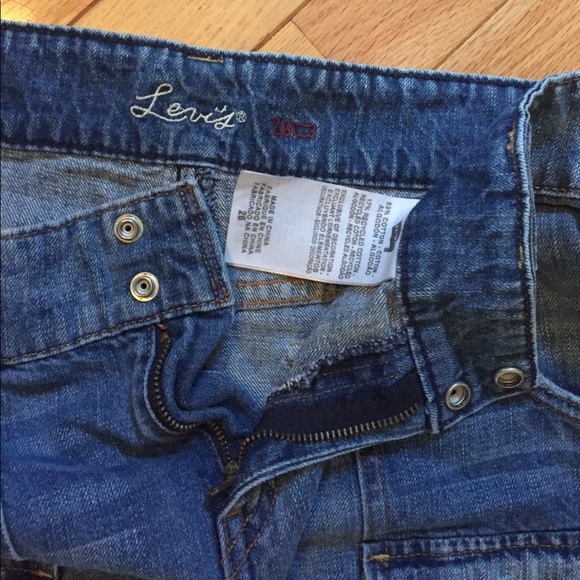 Levi’s Denim distresses mini EUC - Picture 6 of 8