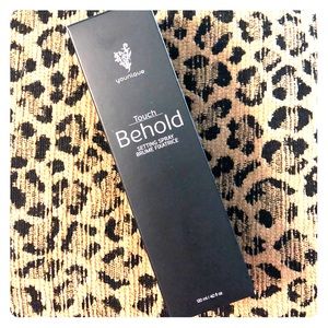 Younique Touch BEHOLD setting spray NIB