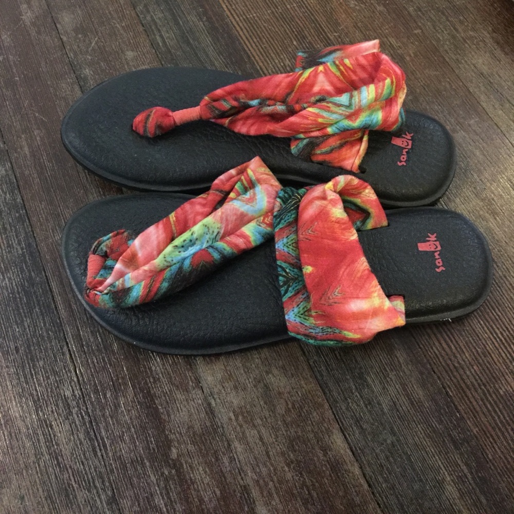 Sanuk yoga mat sandals
