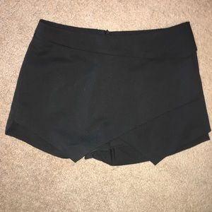 Black triangle skirt😍😍