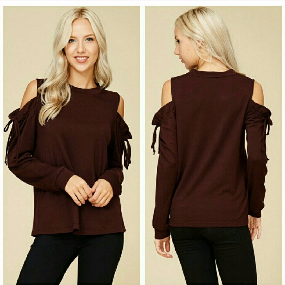 🖤Sexy Black Cold Shoulder Top - Picture 2 of 2