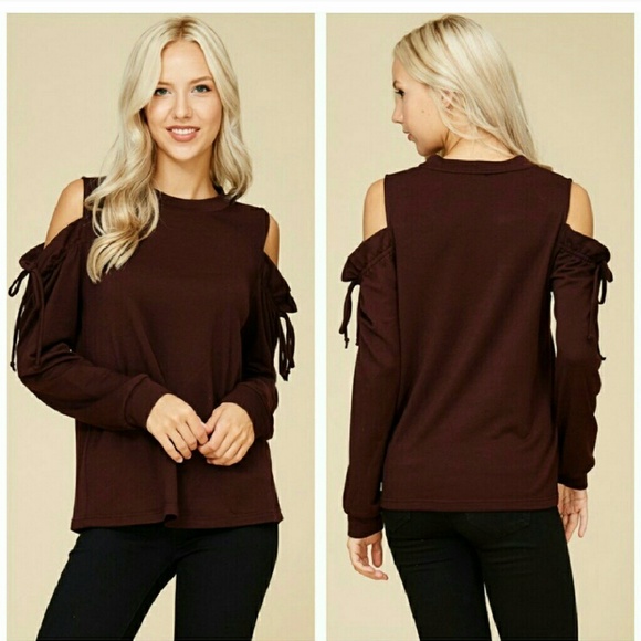 🖤Sexy Black Cold Shoulder Top - Picture 2 of 2