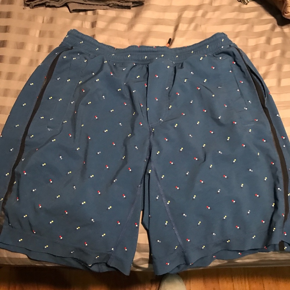 Lululemon Men’s Pace Breaker 9” w/ liner.