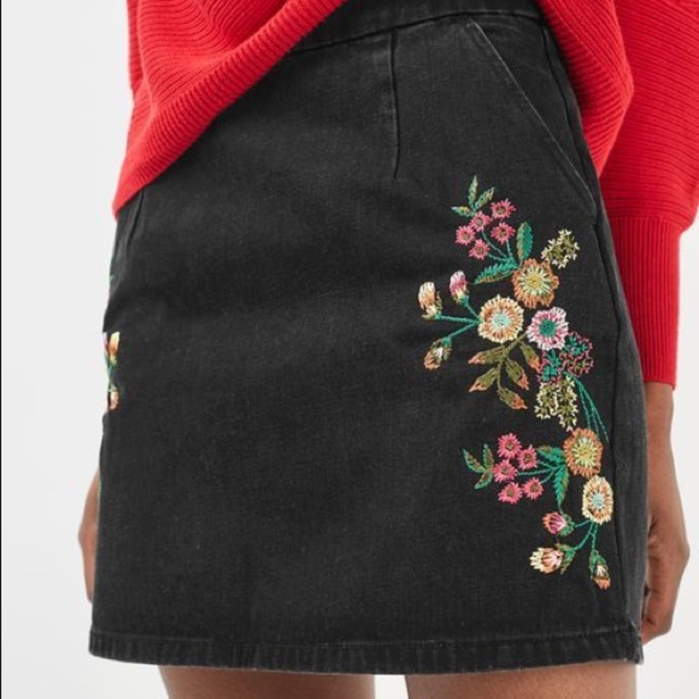 TOPSHOP embroidered A-line skirt 🌸