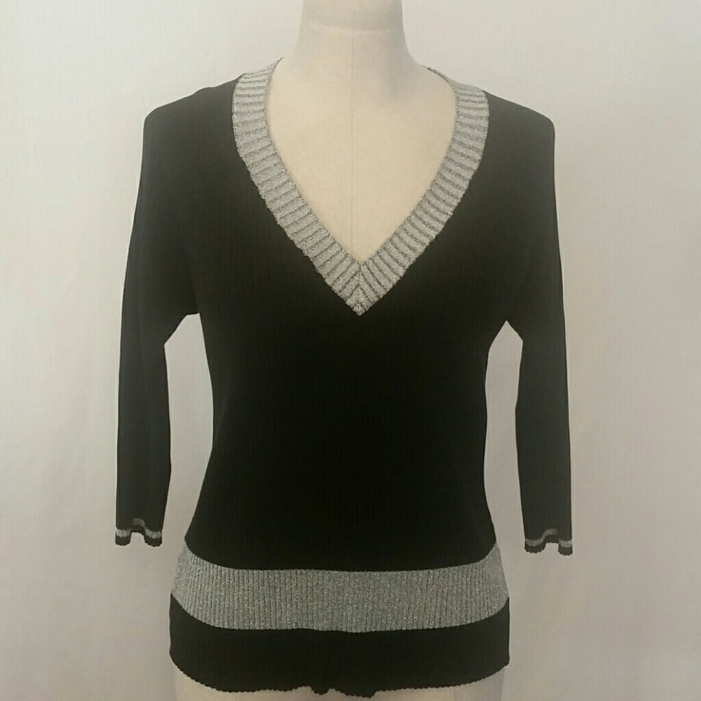 August Silk 3/4 sleeve blouse frstive v-neck XL