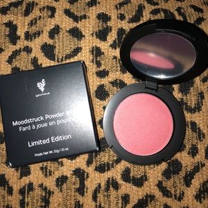 Younique LIMITED EDITION Powder blush