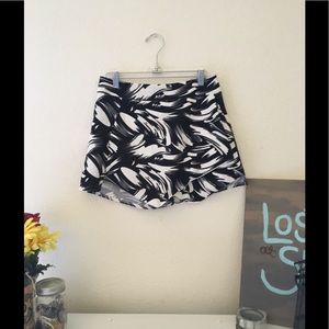 A Black and white brush stroke skort