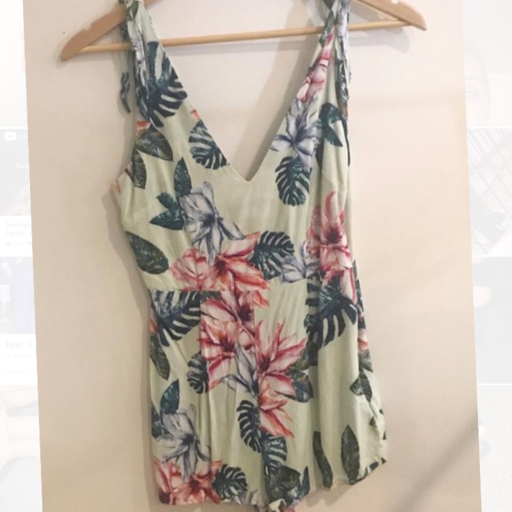 Floral romper with tie straps