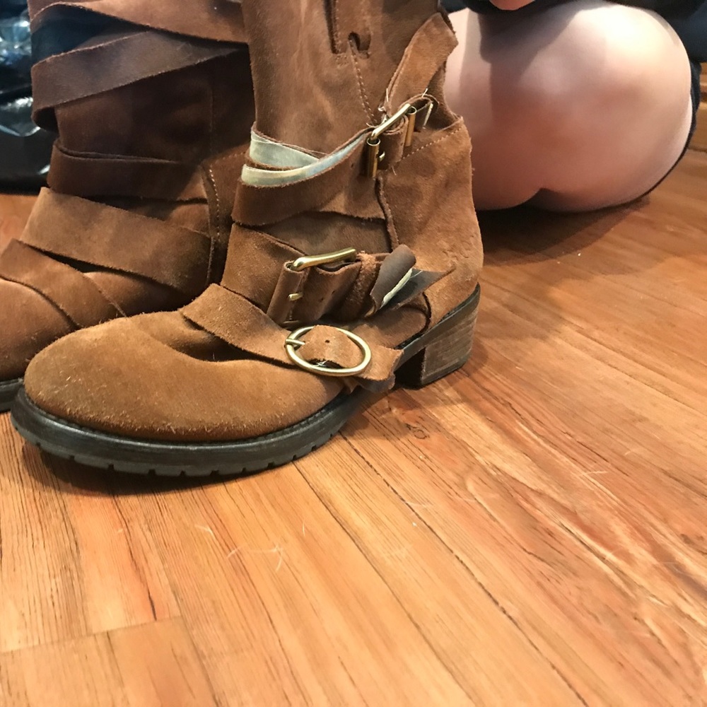 lucky brandy brown boots with buckles