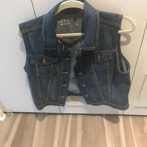 Dark wash denim vest - GAP