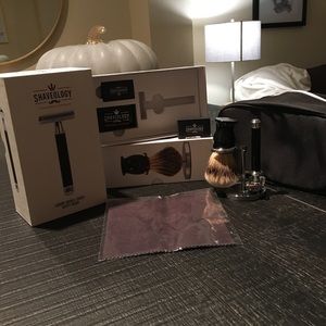 Shaveology men's grooming set