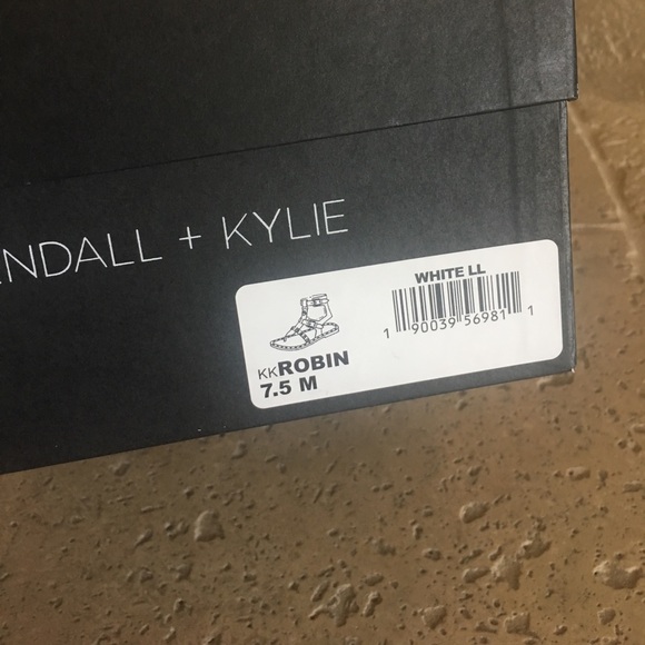 Kendall + Kylie sandals - Picture 6 of 6
