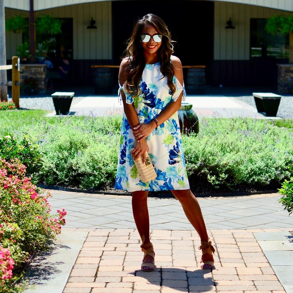 Cece Floral Cold Shoulder Shift Dress
