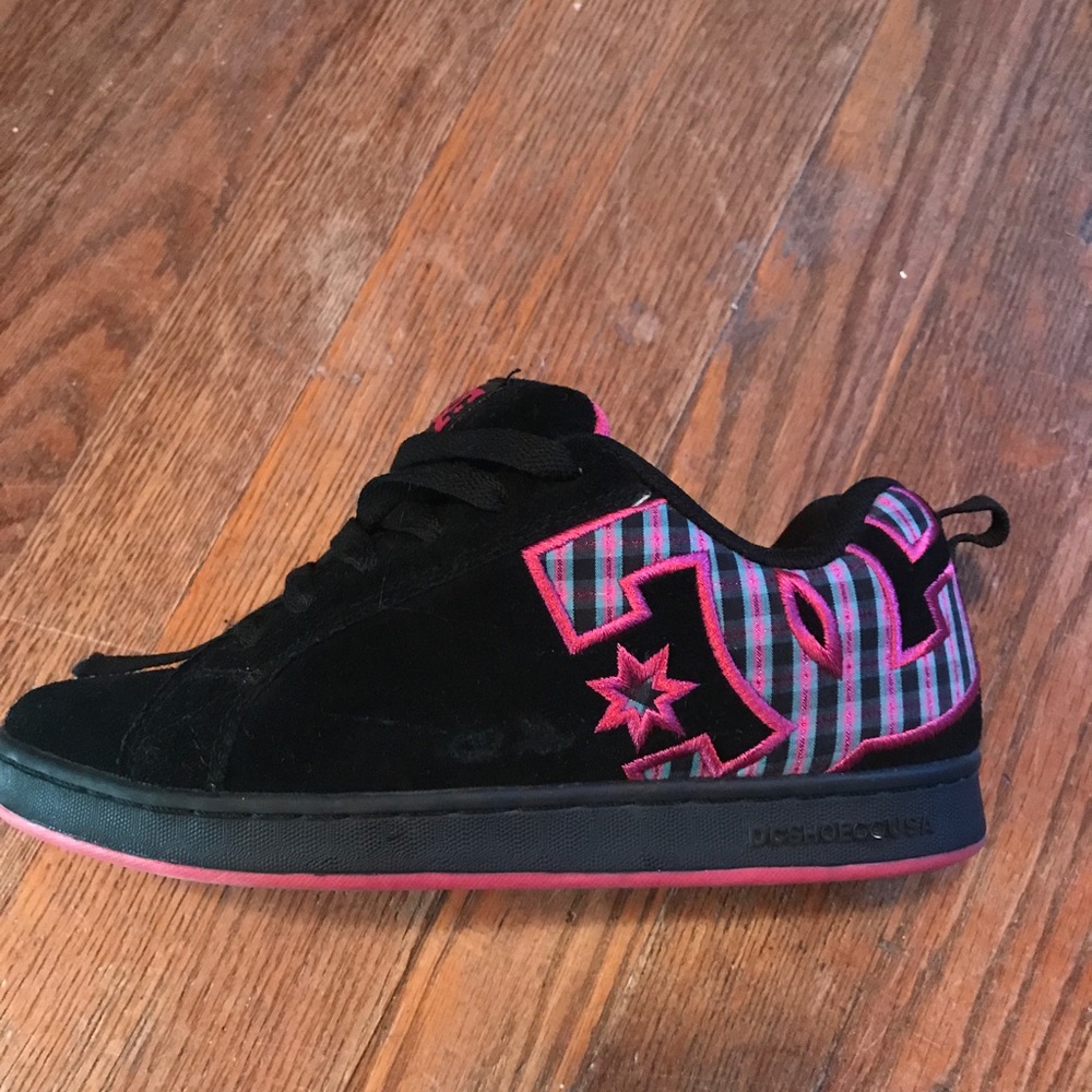 Black and pink DCs
